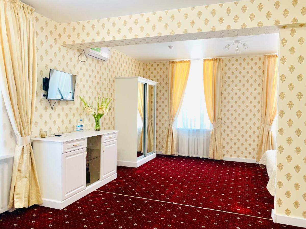 Sergeev Hotel Mîkolaiiv Exterior foto